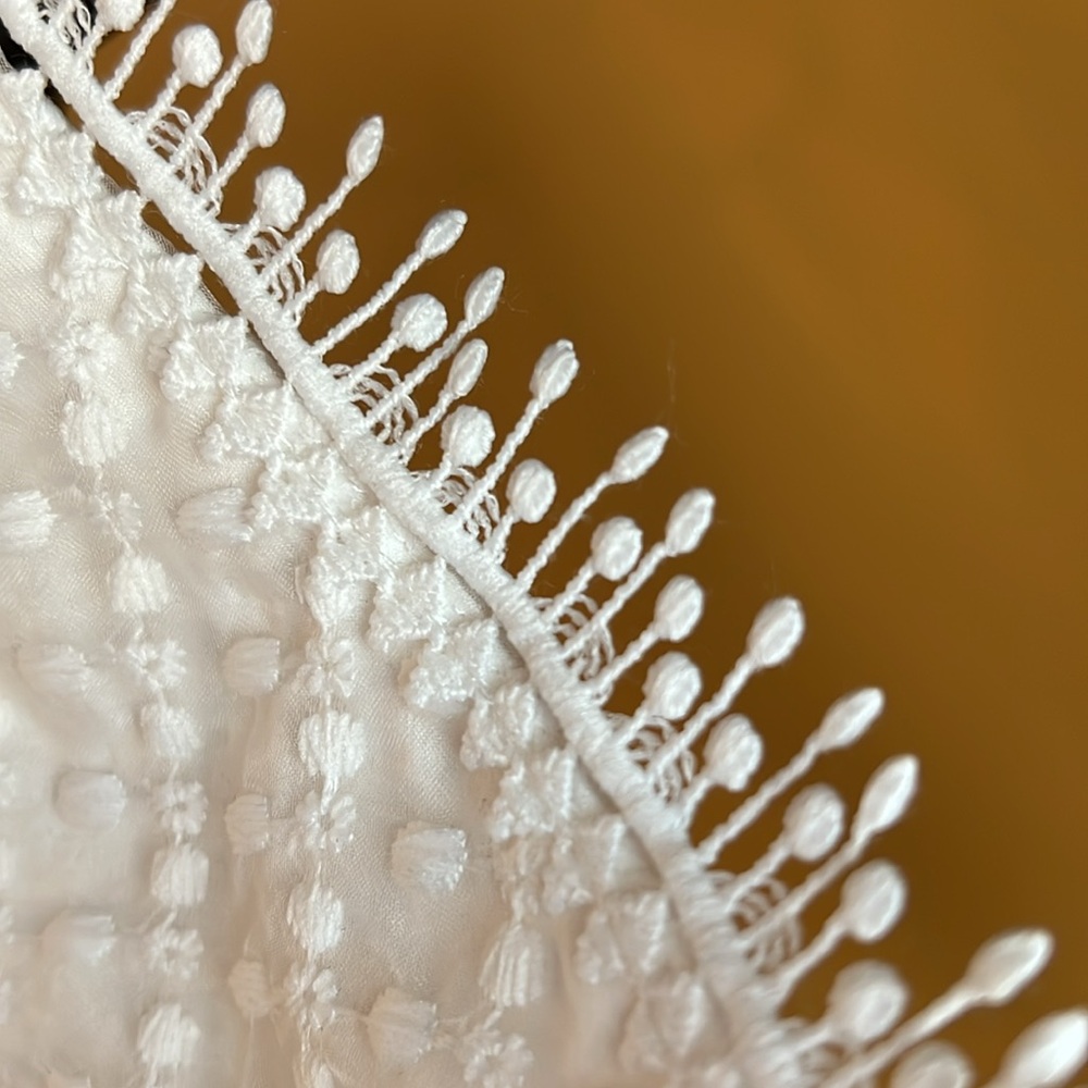 DO+BE Lace Halter Top - Picture 4 of 12